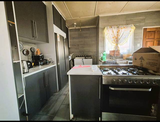 3 BEDROOM HOUSE FOR SALE IN SONLAND PARK